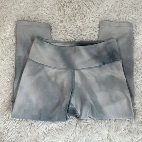 Nike Golf Tour Performance Grey & White Cropped Leggings - Picture 7 of 8